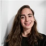Graduada Física y con Máster de Astrofisica ofrece clases a nivel de primaria hasta primero de Universidad